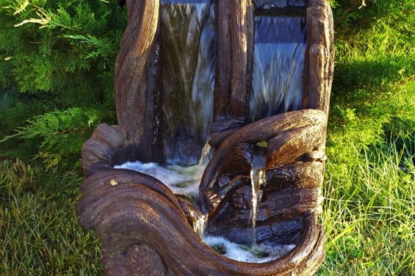 Twin-Logs-Fountain