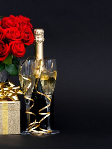 Champagne_Bouquets_Roses_Stemware_Gifts_Box_583574_1280x889